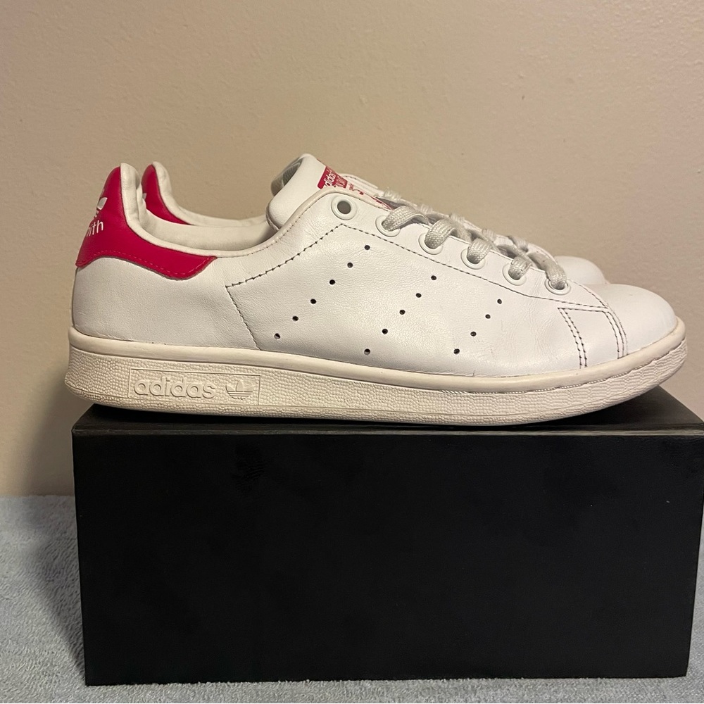Size 5 - adidas Stan Smith White Signal Pink